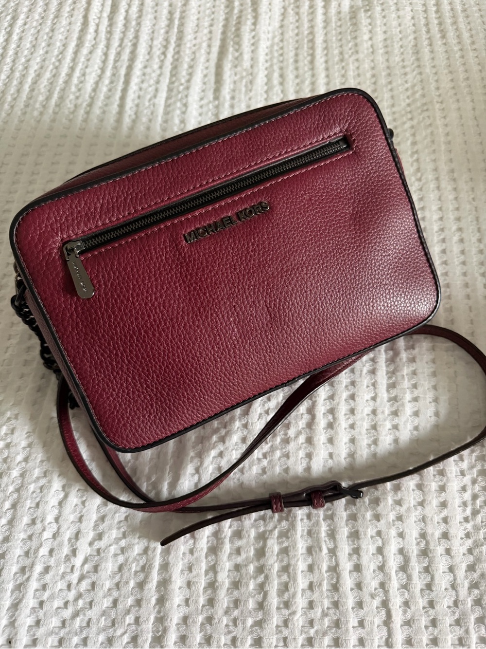 Michael Kors Pebbled Leather Jet Set Crossbody Bag